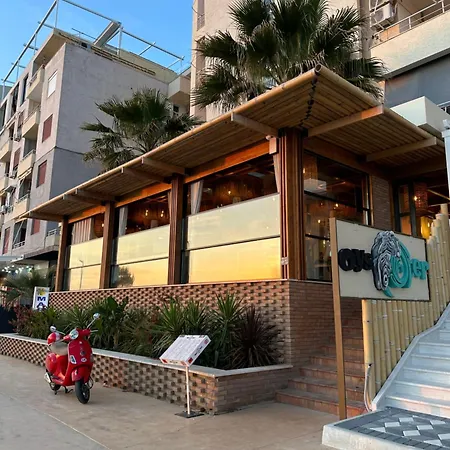 Oyster Apartment *