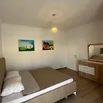 Lorik Apartament *